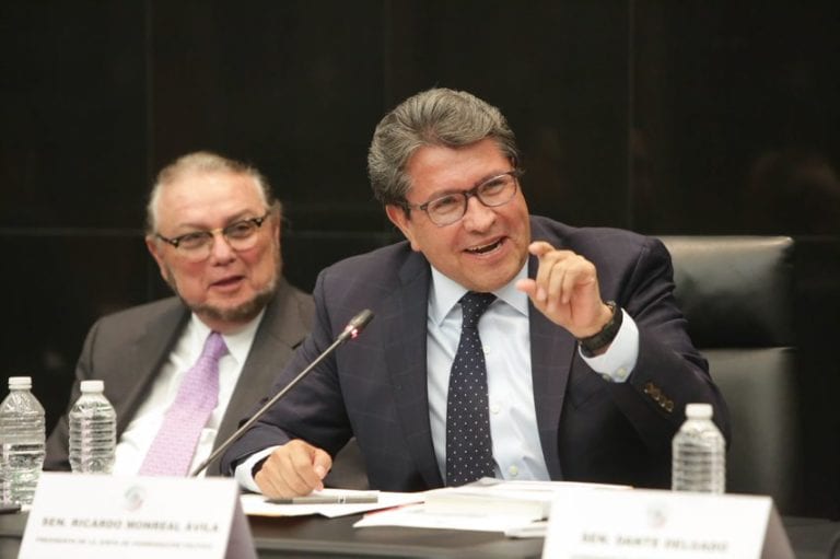 La iniciativa de Ricardo Monreal contra las comisiones que cobran los bancos, no está muerta
