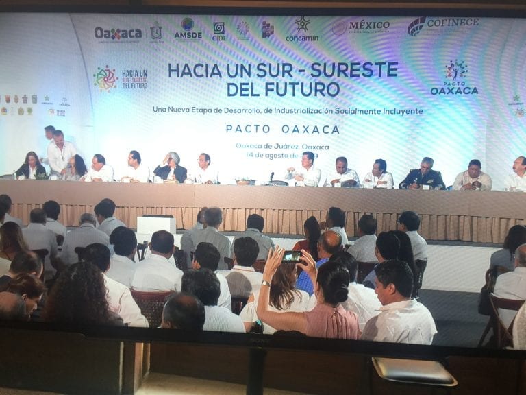 Firman Pacto Oaxaca para disminuir pobreza-Sur-Sureste