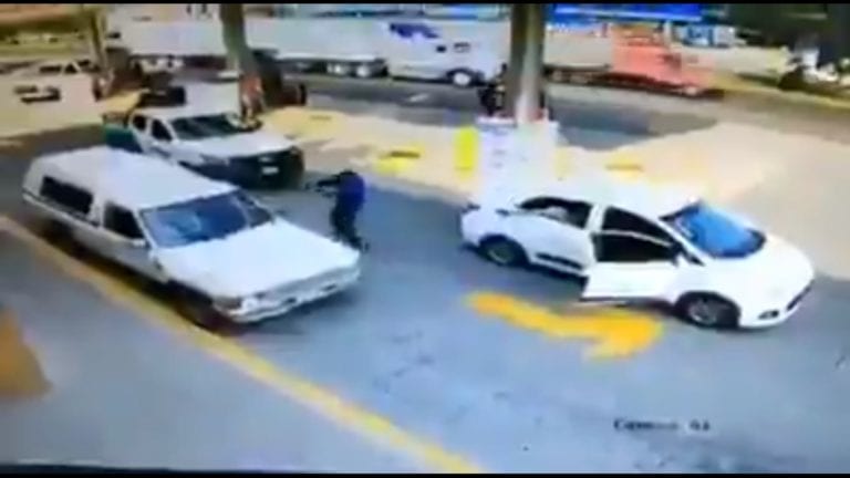 Captan homicidio en gasolinera de Michoacán