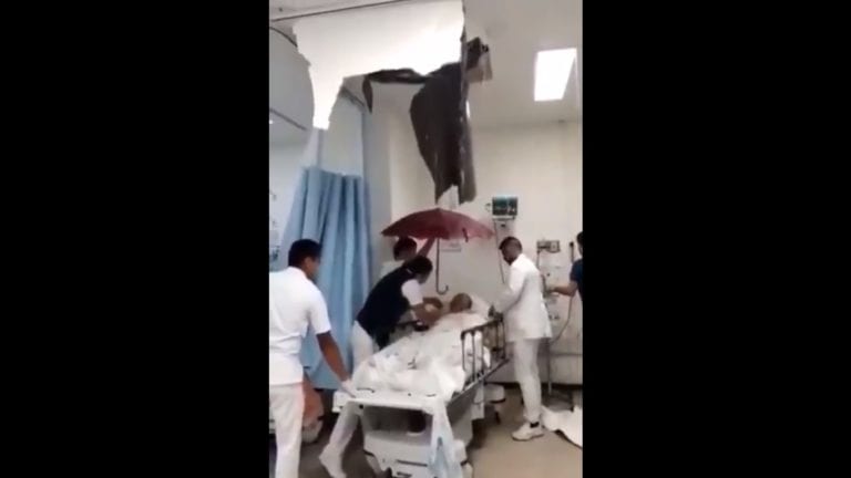 Colapsa el techo de la sala de urgencias en Hospital de Culiacán