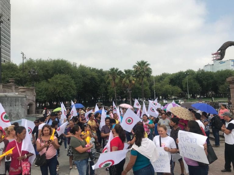 Militantes de Morena y Soy Republicano protestan por “concesiones” a Marcos González