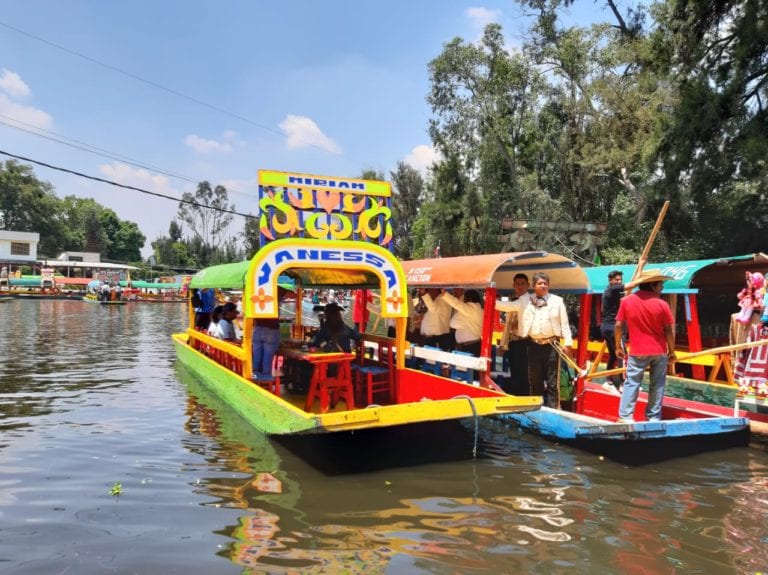 Las trajineras de Xochimilco tuvieron durante el fin de semana un ambiente familiar