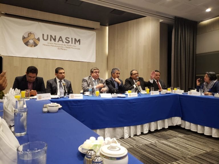 Napoleón Gómez Urrutia busca regulación de outsourcing con fines políticos: UNASIM