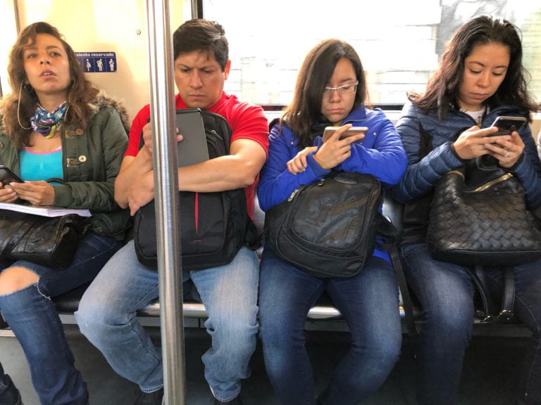 80% de los mexicanos utilizan internet en el celular