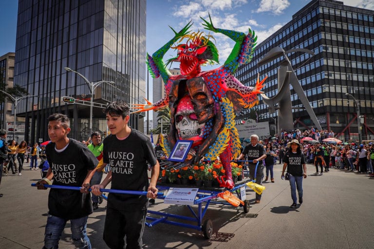 Alebrijes monumentales utilizados en el desfile se instalarán en Reforma