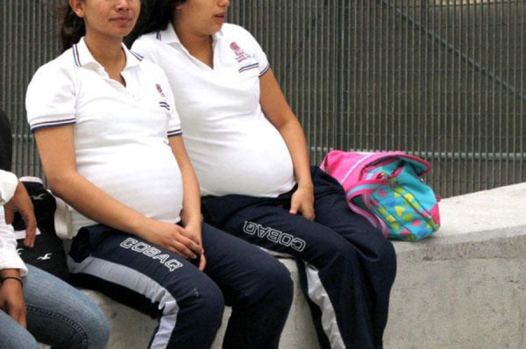 En la CDMX, una propuesta busca que mujeres embarazadas y niños, no paguen en el transporte público