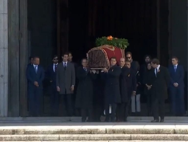Exhuman restos de Francisco Franco