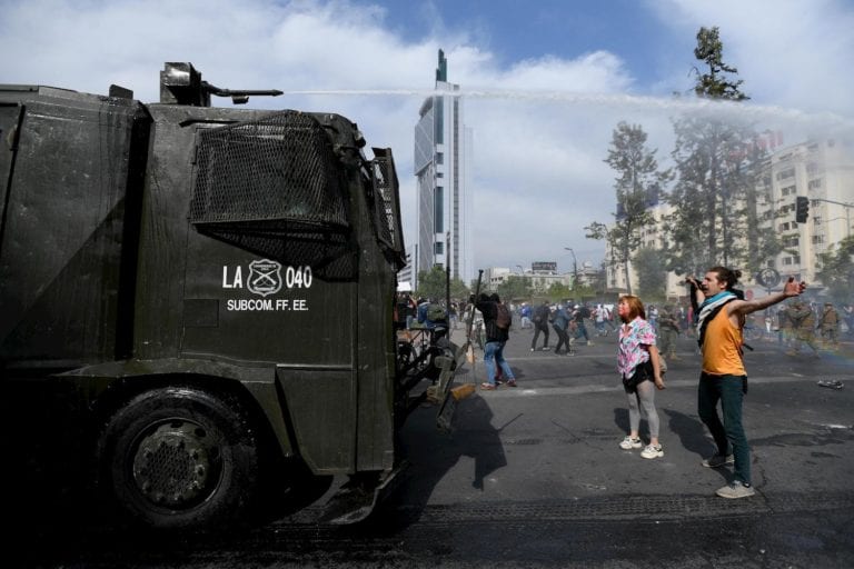 Protestas en Chile dejan tres muertos