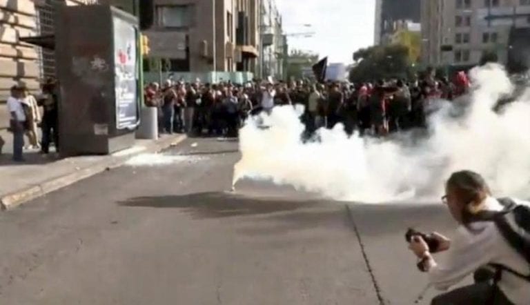 Anarquistas causan disturbios en marcha del 2 de Octubre