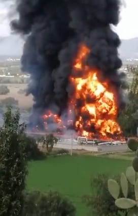 200 personas fueron desalojas por el incendio de una toma clandestina en Tetepango, Hidalgo