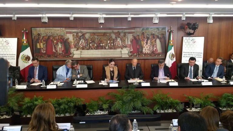 Anuncian que entregarán iniciativas en materia de justicia en México