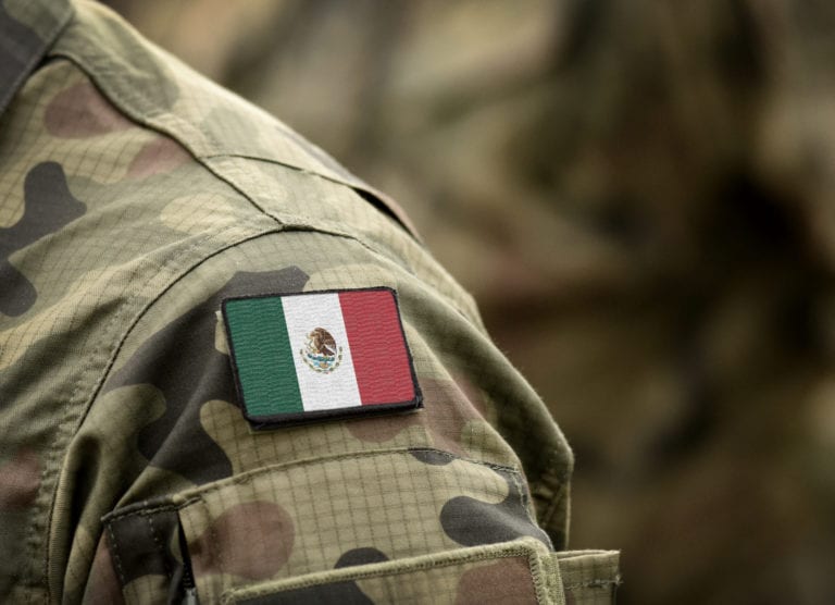 Avala Michoacán al Ejército en las calles