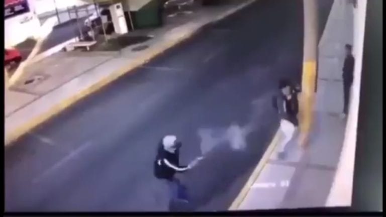 Le disparan por resistirse a asalto en Puebla