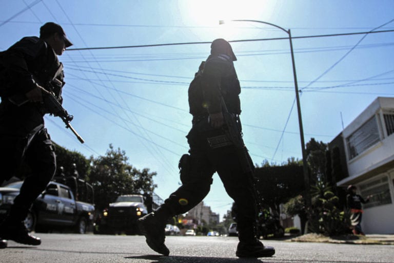 Los abusos de policías de Nuevo León se deben al estrés