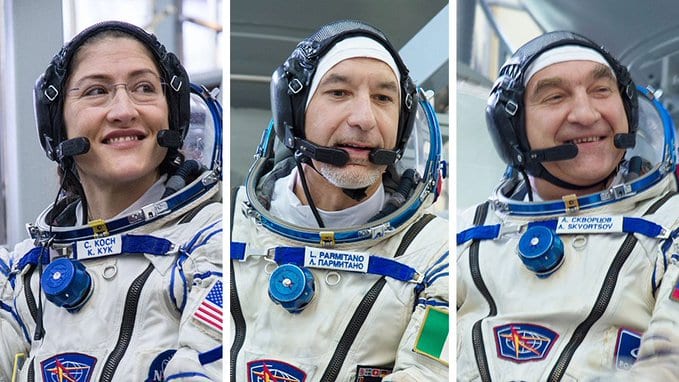 Astronautas vuelven a la Tierra entre logros y récords