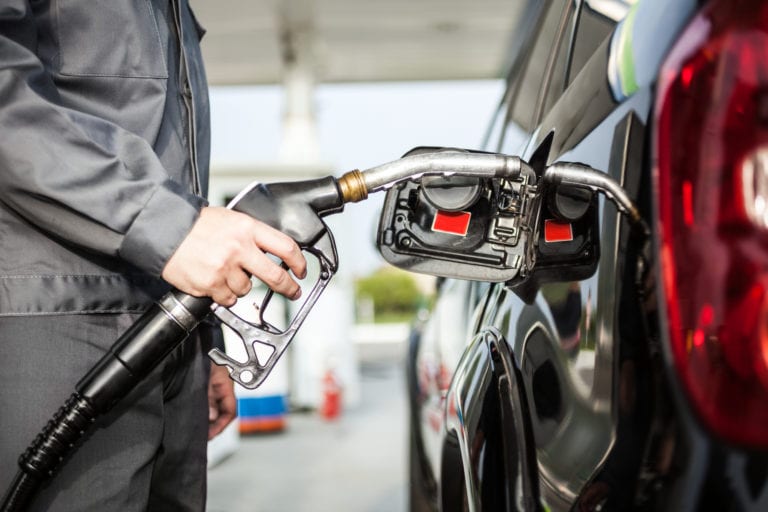 Hacienda reduce subsidios a gasolinas y diésel