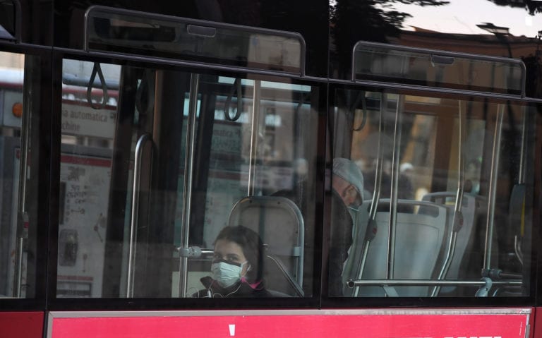 Piden en Italia evitar concentraciones