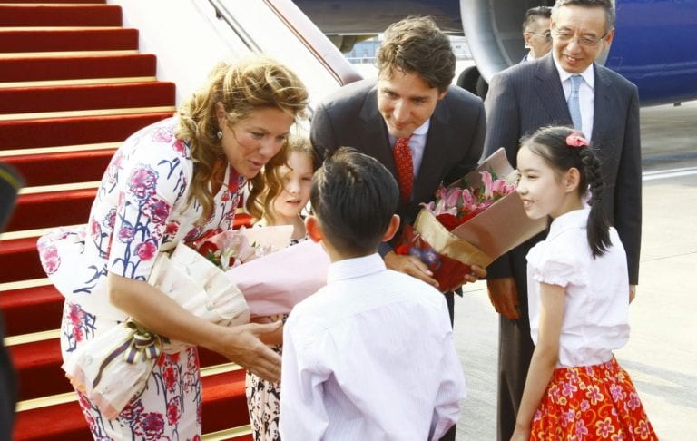 Sophie Grégoire esposa de Justin Trudeau primer ministro de Canadá tiene Covid-19