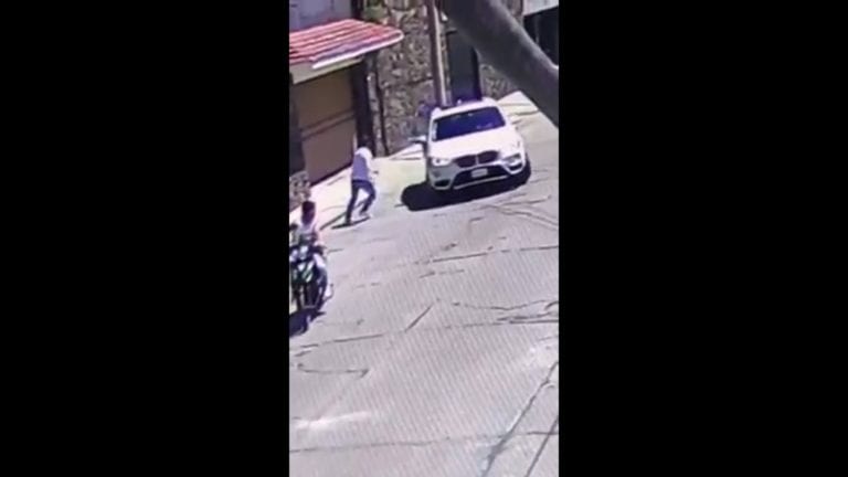 Conductor logra huir de dos delincuentes en Irapuato