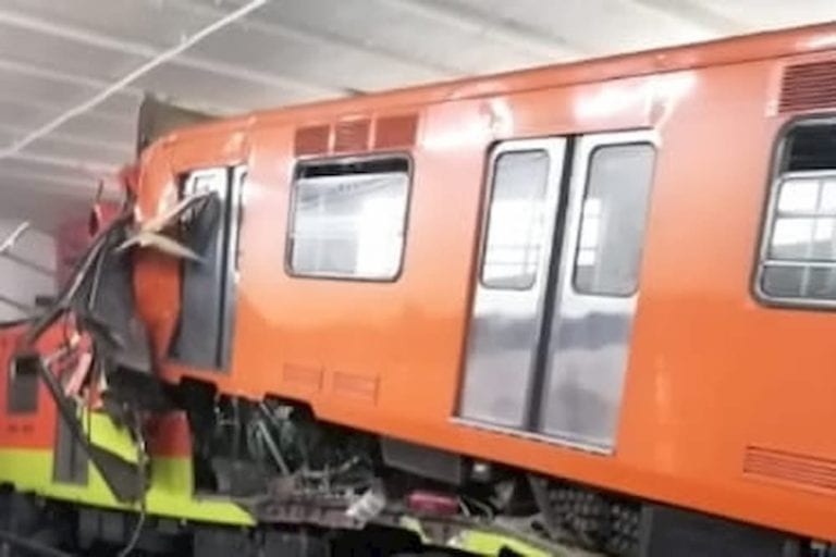 Chocan dos trenes en el Metro Tacubaya