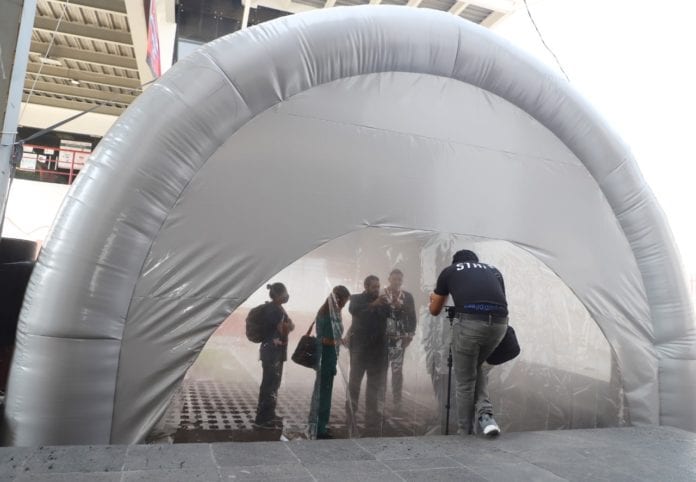 Ecatepec cuenta con túnel sanitizante para garantizar salud de visitantes al Palacio municipal