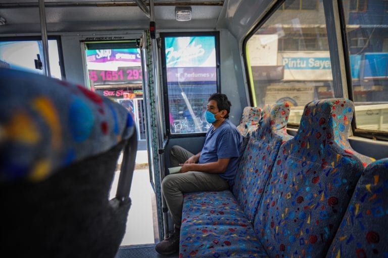 Se reduce hasta 60% la demanda de transporte público en México