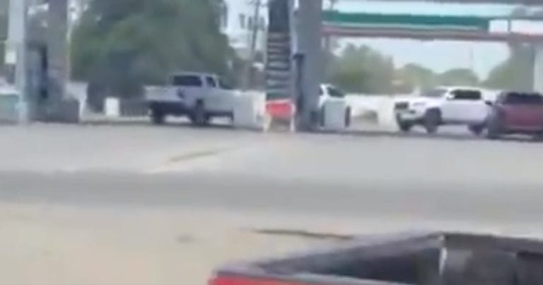 Se desata balacera en gasolinera de Navolato, Sinaloa