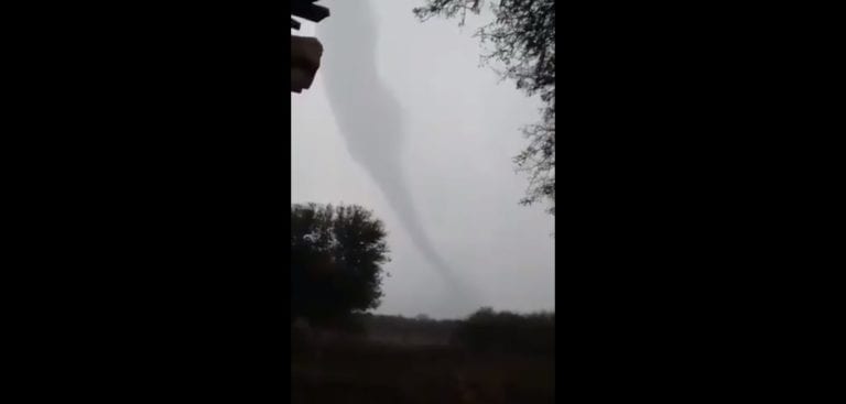 Captan tornado en San Carlos, Tamaulipas