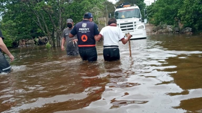 Gobernador de Yucatán recorre zonas dañadas por la depresión Cristóbal