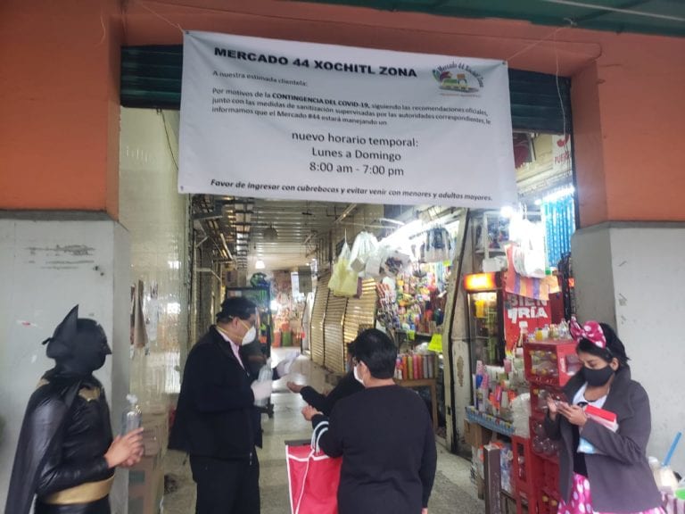 La Alcaldía Xochimilco entregó alimentos a familias de escasos recursos