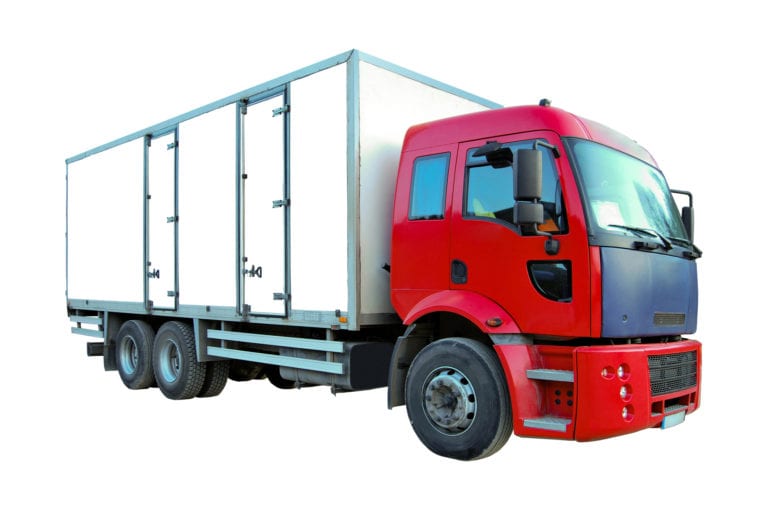 Dos estados de EU adquieren camiones frigoríficos para cuerpos de víctimas de Covid-19