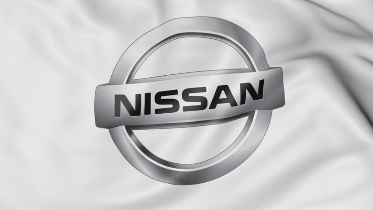 Llaman a revisión a autos Nissan
