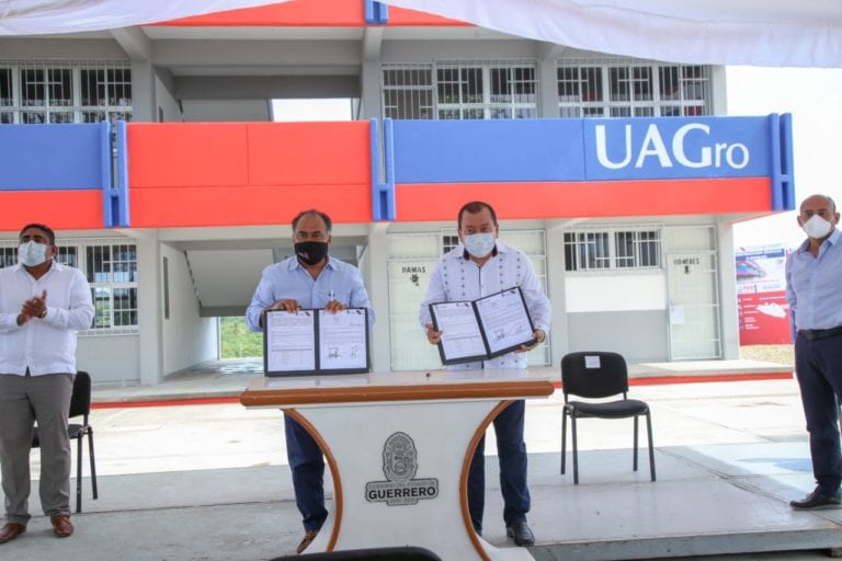 Firman convenio Héctor Astudillo y el rector de la UAGro, Javier Saldaña para infraestructura educativa por 28.7 mdp