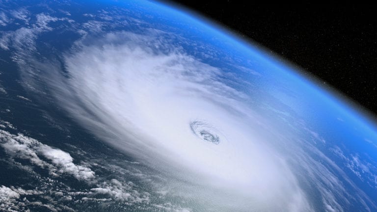 Durante las próximas 24 horas el huracán Enrique generará fuertes lluvias y vientos en varios estados: SMN