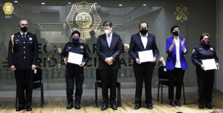 34 policías de la CDMX fueron reconocidos tras hacer aceptado la “Baja Voluntaria”