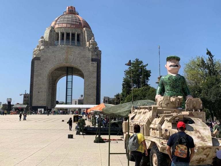 SEDENA instaló la exposición “La Gran Fuerza de México” en el Monumento a la Revolución
