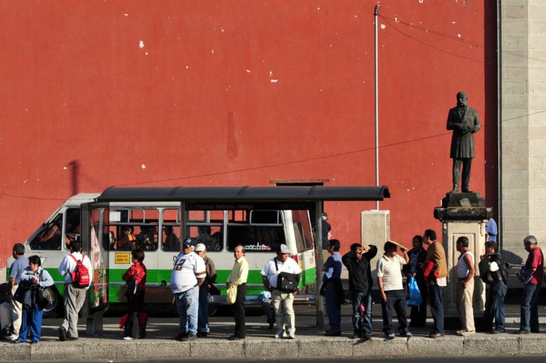 Transportistas insisten en aumento a la tarifa de 3 pesos