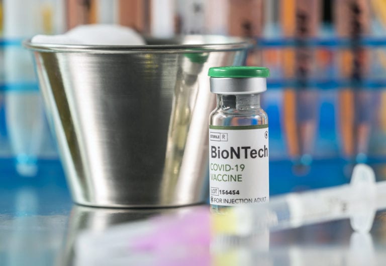 Pfizer y BioNTech piden autorización en EU para su vacuna contra Ómicron para niños de 5 a 11 años