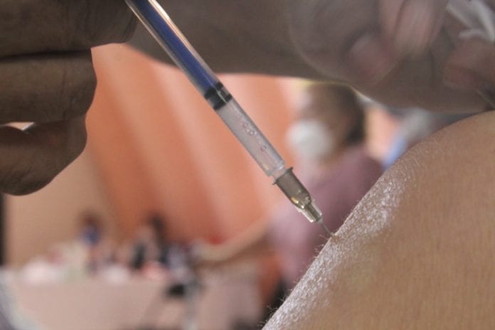 Continúan aplicación de vacunas en Ecatepec