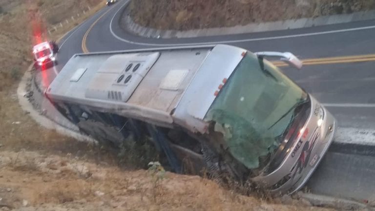 Accidente de autobús en Libramiento de Acambay deja 7 muertos