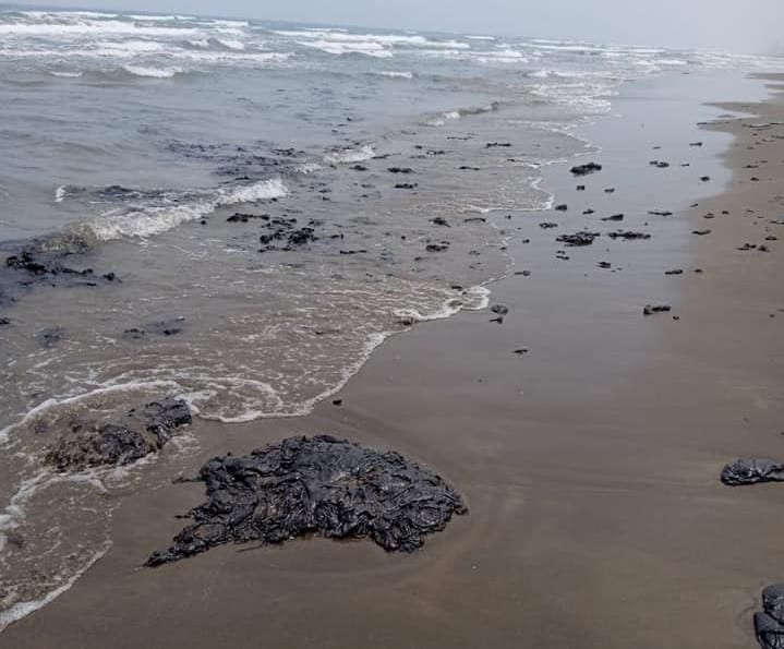 Reportan chapopote en playas de Veracruz