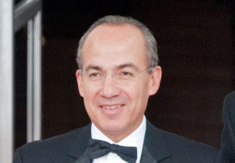 Felipe Calderón obtiene permiso de residencia en España