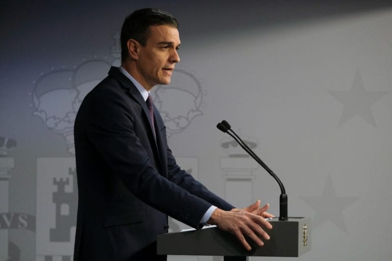 Pedro Sánchez, presidente del Gobierno de España recibe la vacuna contra Covid-19