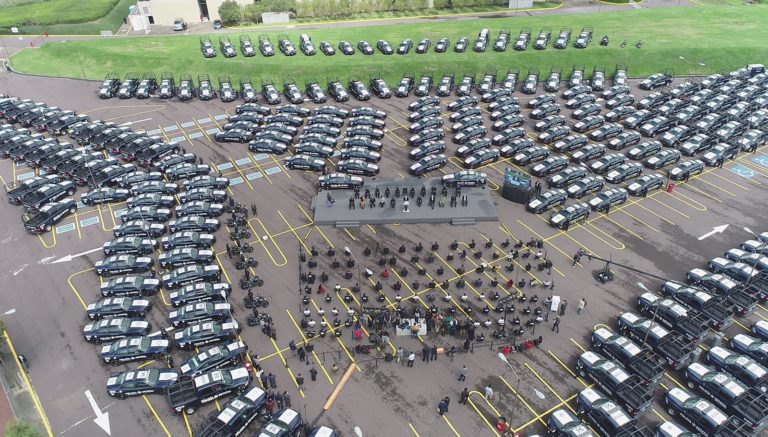 Entregan más de 400 unidades vehiculares para reforzar tareas de seguridad en el Estado de México