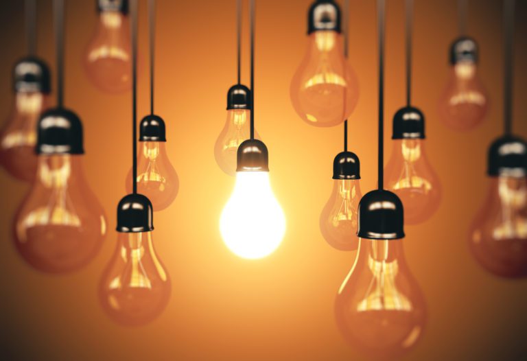 Trabajadores de la Comisión Federal de Electricidad no pagan servicio de luz