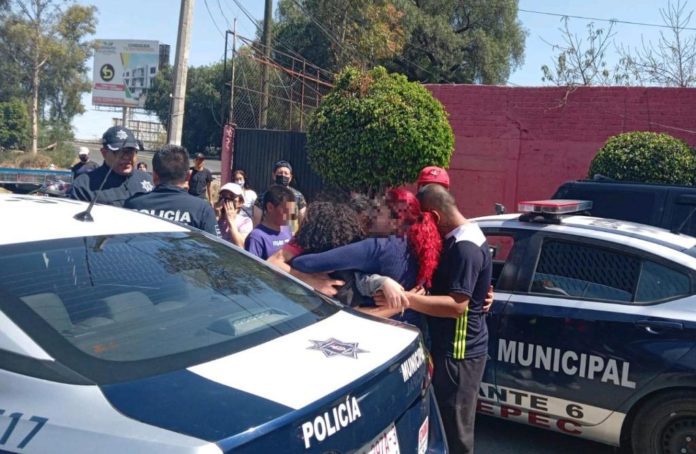 Policias rescatan víctimas de extorsión