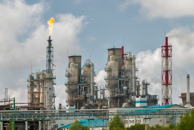 Malos olores en Monterrey podrían estar relacionados con refinería