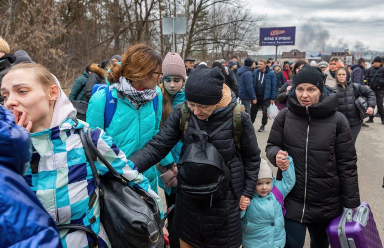 Completan la evacuación de civiles en la acería ucraniana de Azovstal