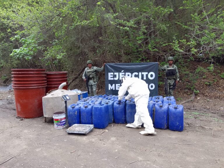 SEDENA desmantela narcolaboratorio en Sinaloa
