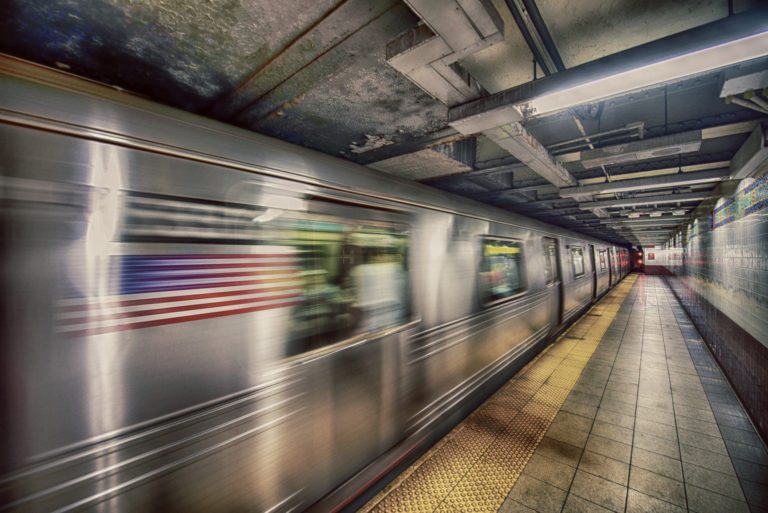 Trenes del metro chocan en Nueva York